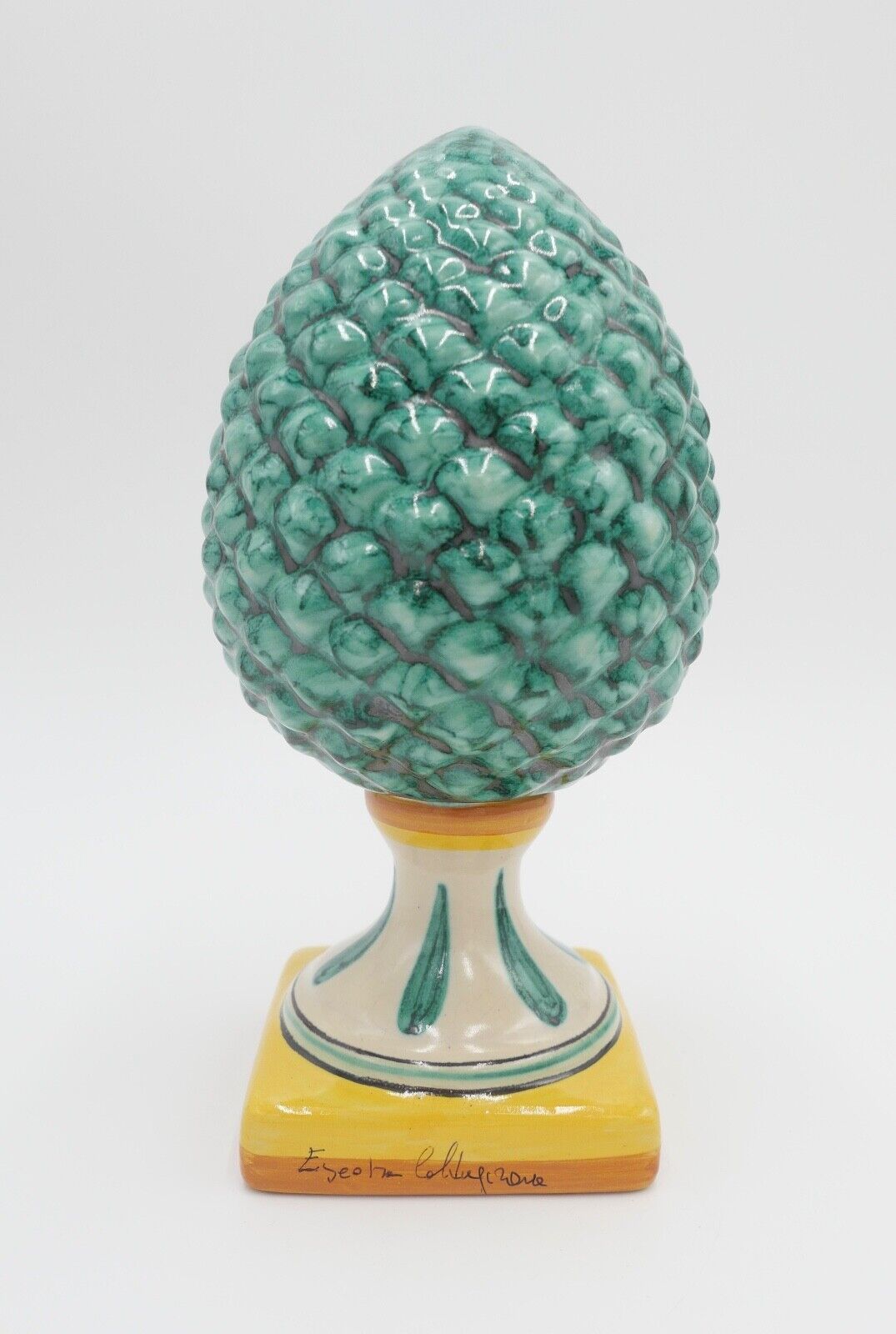 Keramik handbemalt 21 cm Pinienzapfen aus Sizilien / Syrakus 2003 signiert - Antikhandel-Stuttgart