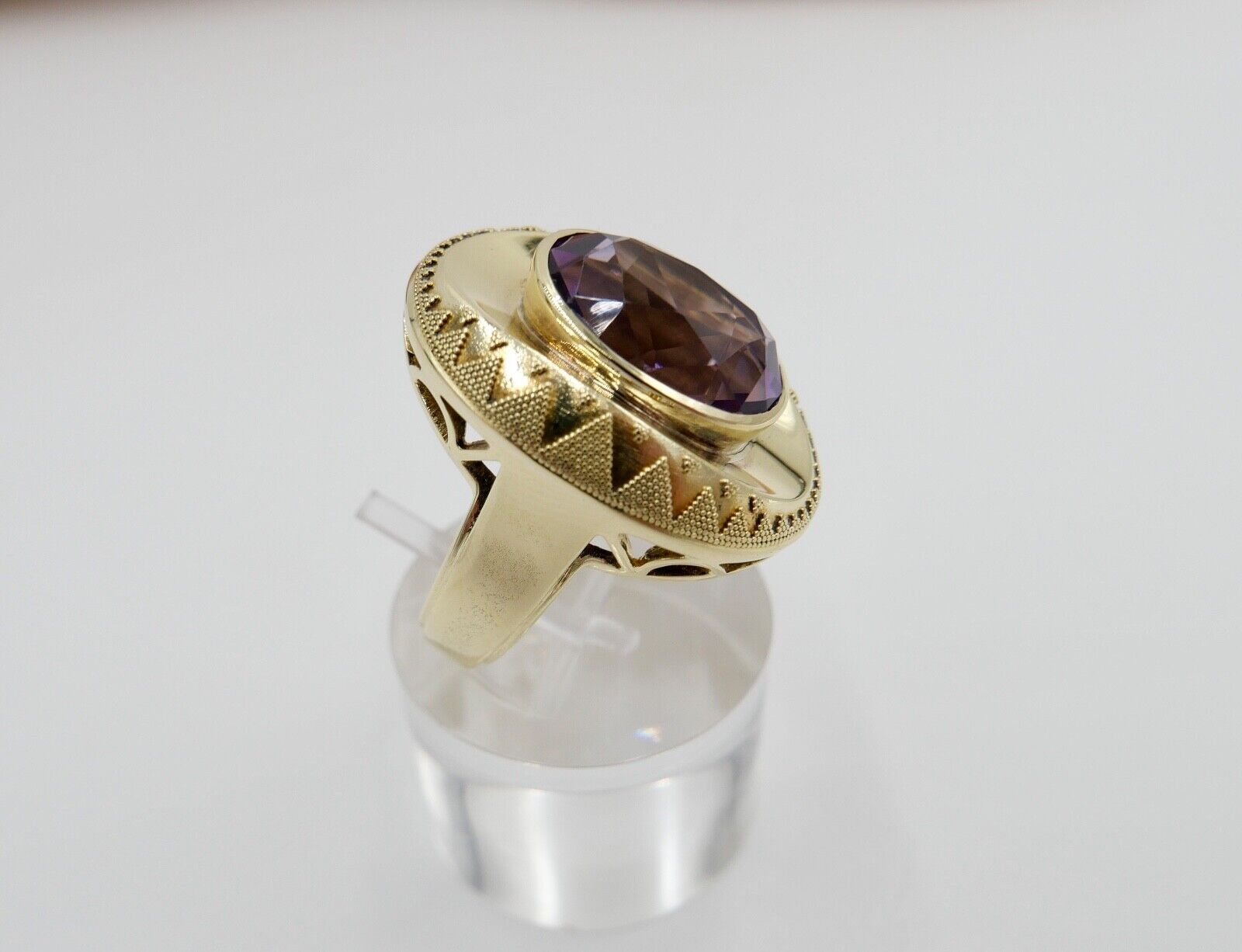 1970er Massiver Gold Ring 585 14K Gr. 53 Amethyst Oval Schliff 8,2 Ct - Antikhandel-Stuttgart