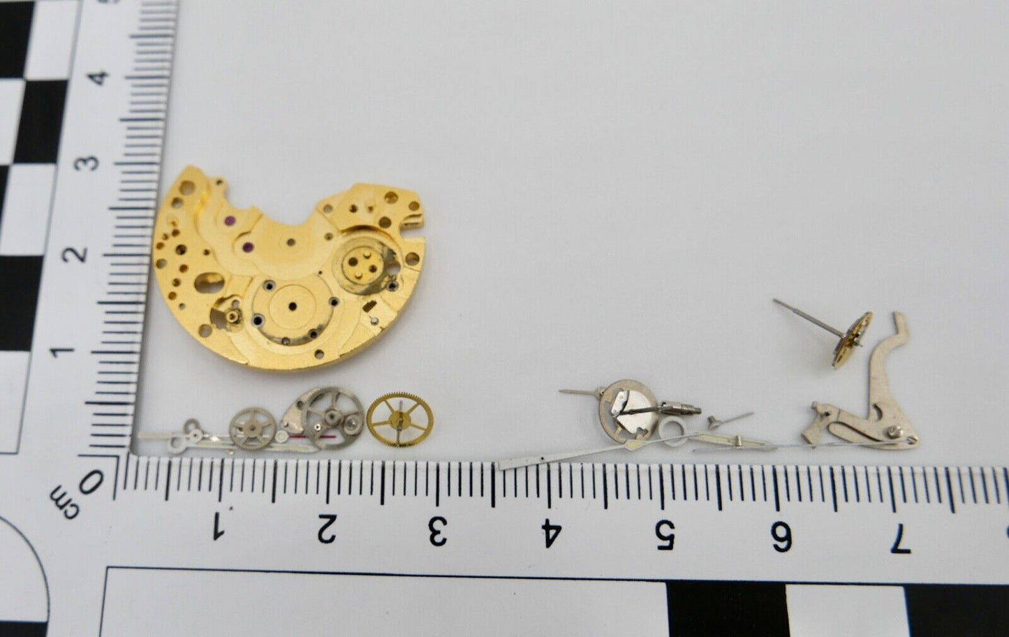 ( Vermutlich ) Omega Speedmaster Ersatzteile Armbanduhren Zeiger Werkplatte usw. - Antikhandel-Stuttgart