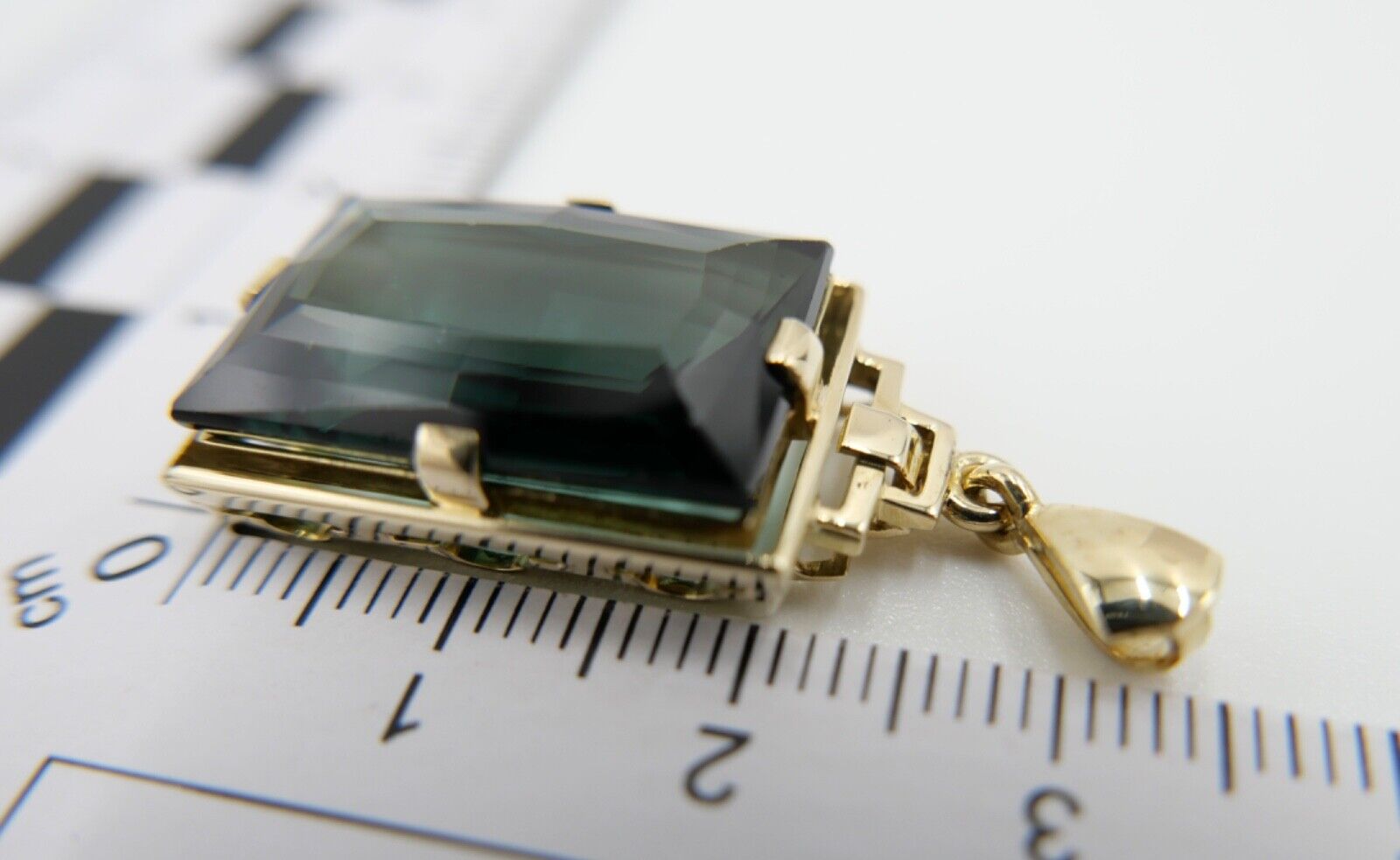 Anhänger 585 / 14K Gelbgold Synthetisch Spinell 18,2 Ct Treppen Schliff 38 mm - Antikhandel-Stuttgart