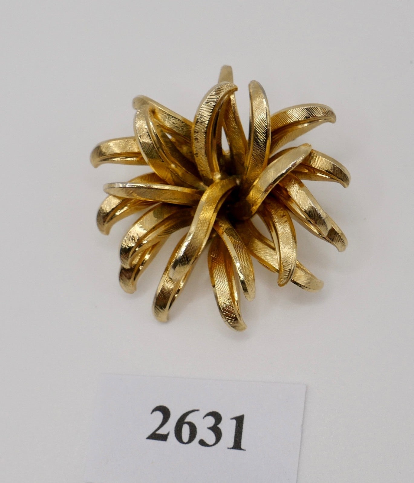 1958 Florale Cluster Flourish Flower Designer Brosche vergoldet GROSSE für DIOR