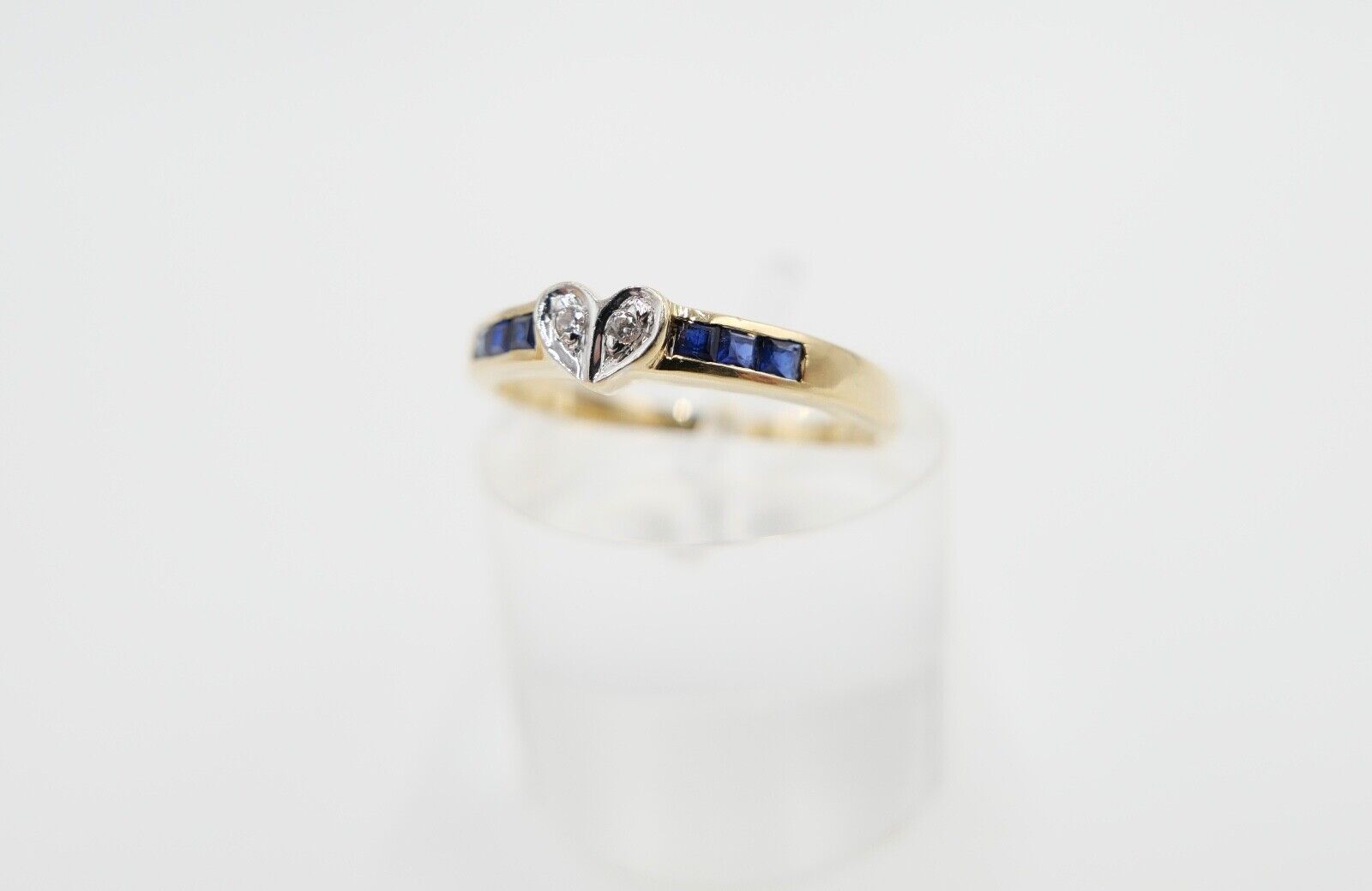 80er J. Damen Ring Herzform Gold Brillant VS / G Saphir 0,46 Ct 750 / 18K Gr. 55 - Antikhandel-Stuttgart