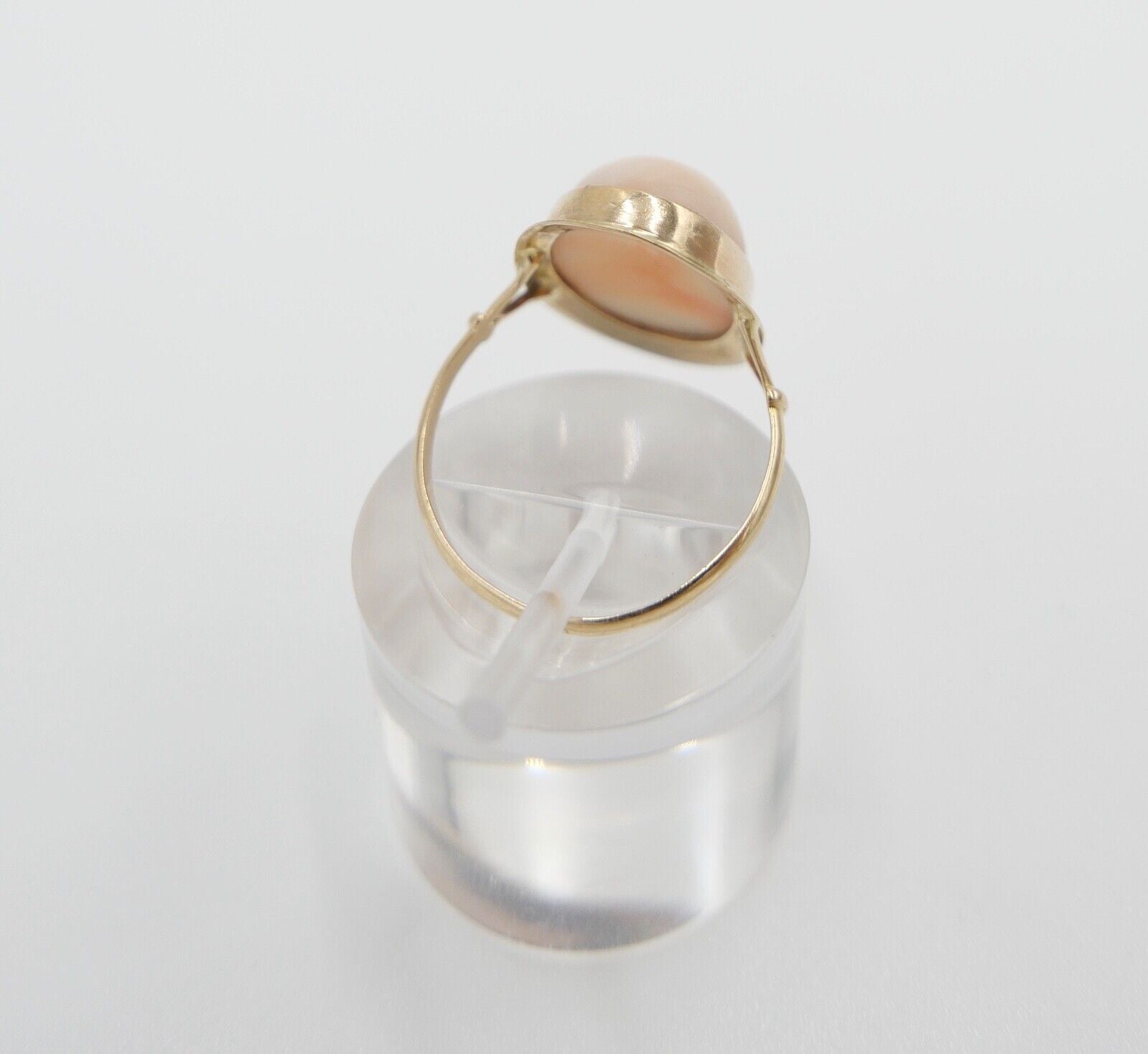 70er Jahre Ring Gold 750 / 18K Gr. 57 Koralle Cabochon Schliff Engelhautkoralle - Antikhandel-Stuttgart