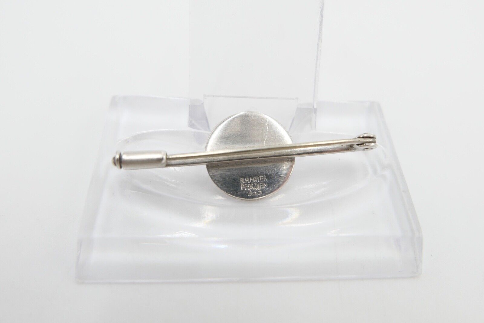 B.H. Mayer Pforzheim Pin Anstecknadel Brosche Silber 935 Emaille P Ø 14mm x 39mm - Antikhandel-Stuttgart