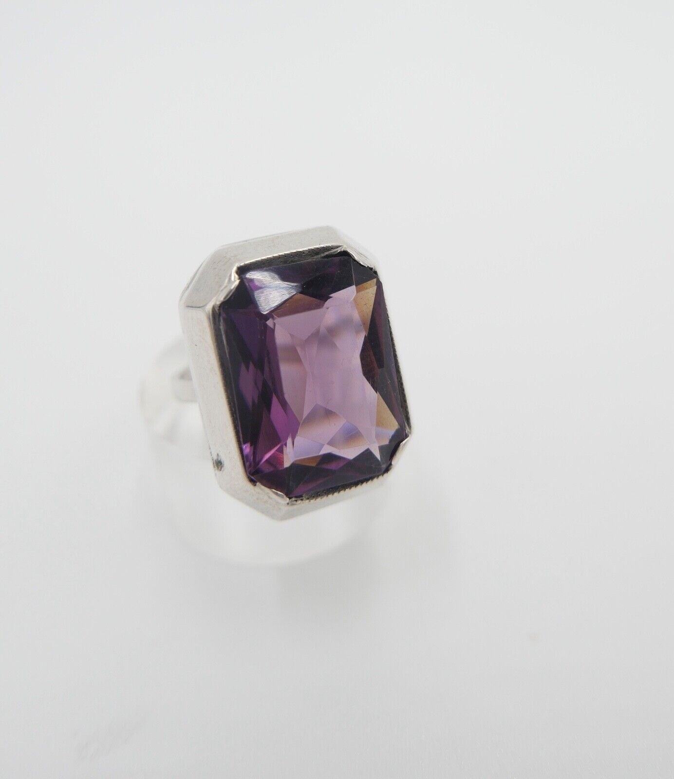 50er Jahre Damenring 835 Silber Gr. 54 mit lila Glasstein - Antikhandel-Stuttgart