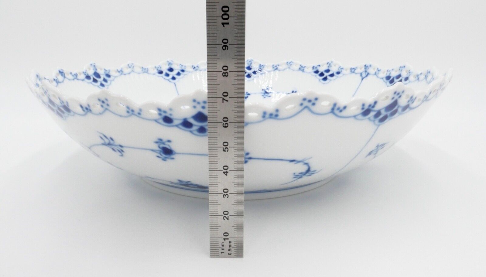 Royal Copenhagen Schüssel Nr. 576 1. Wahl Musselmalet vollspitze Ø 28 cm - Antikhandel-Stuttgart