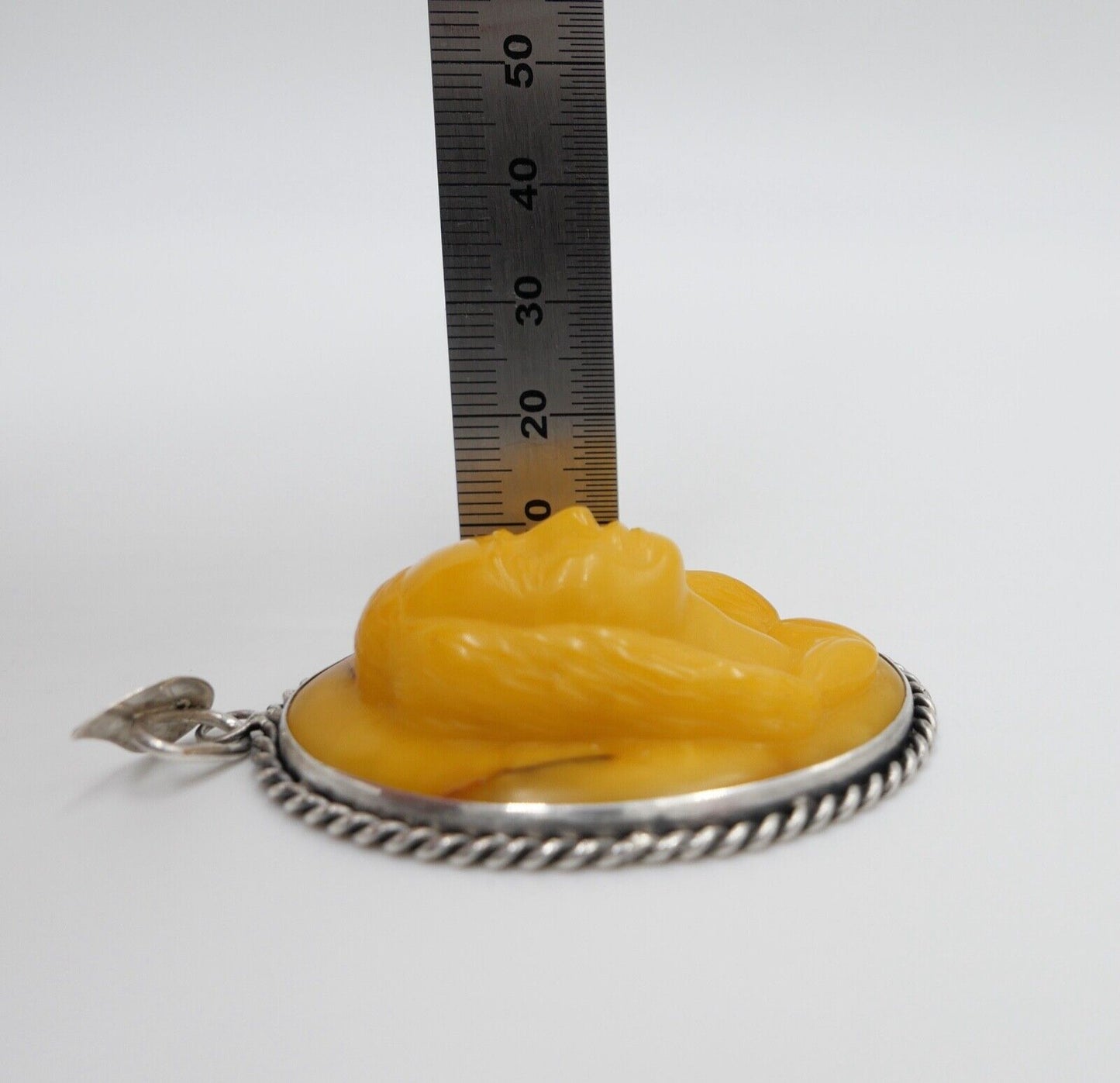 vintage alt Anhänger Silber Bernstein Butterscotch Relief Frauenkopf Amber - Antikhandel-Stuttgart