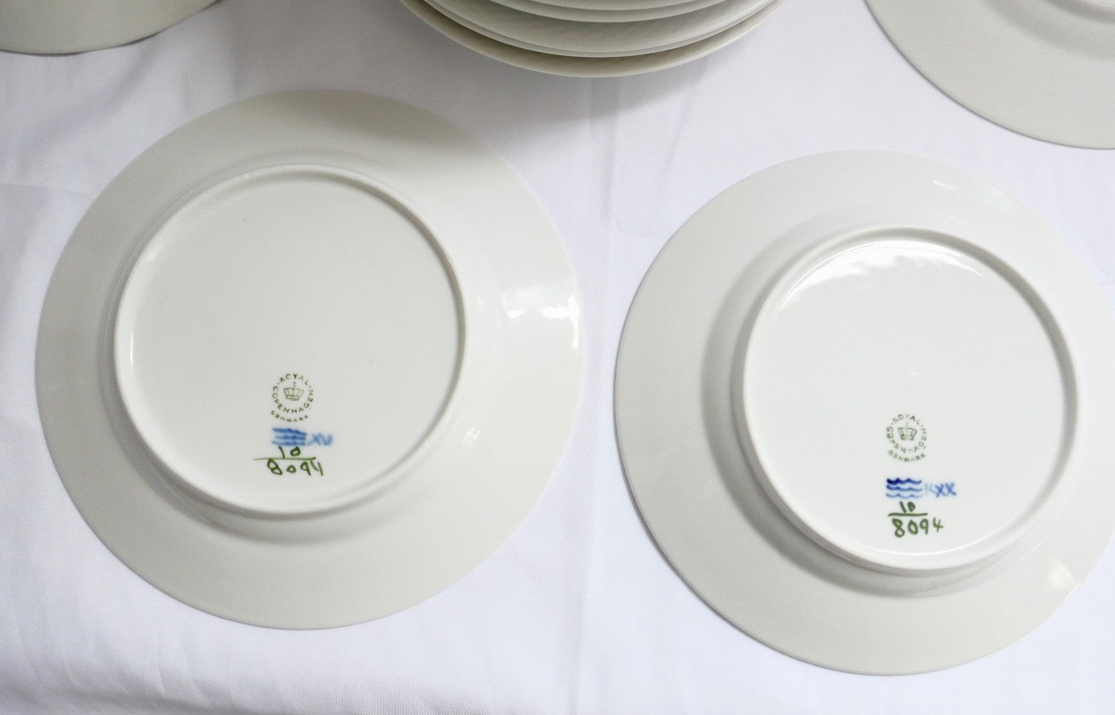 16 Stück ROYAL COPENHAGEN " Blaue Blume " Porzellan Teller 8094