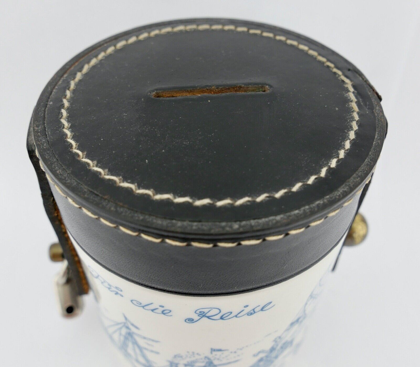 Reisespardose Helmut Krüger Porzellanmanufaktur Berlin 1950-60er mit Lederdeckel - Antikhandel-Stuttgart