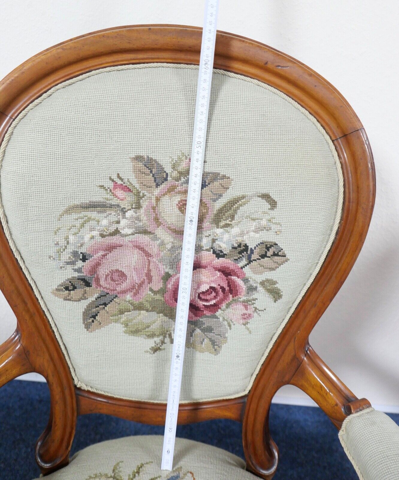 antik massiver Biedermeier Gobelin um 1850 Stuhl Sessel Kissen Blumenbukett - Antikhandel-Stuttgart