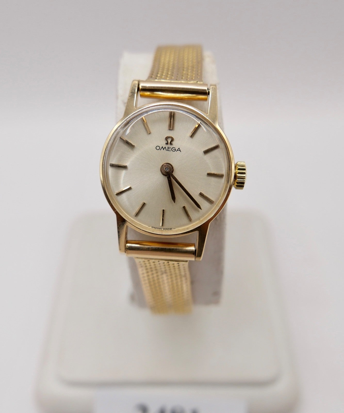 Klassische 1960er Jahre Omega Damenuhr Handaufzug 750 18K Vollgold Cal. 620
