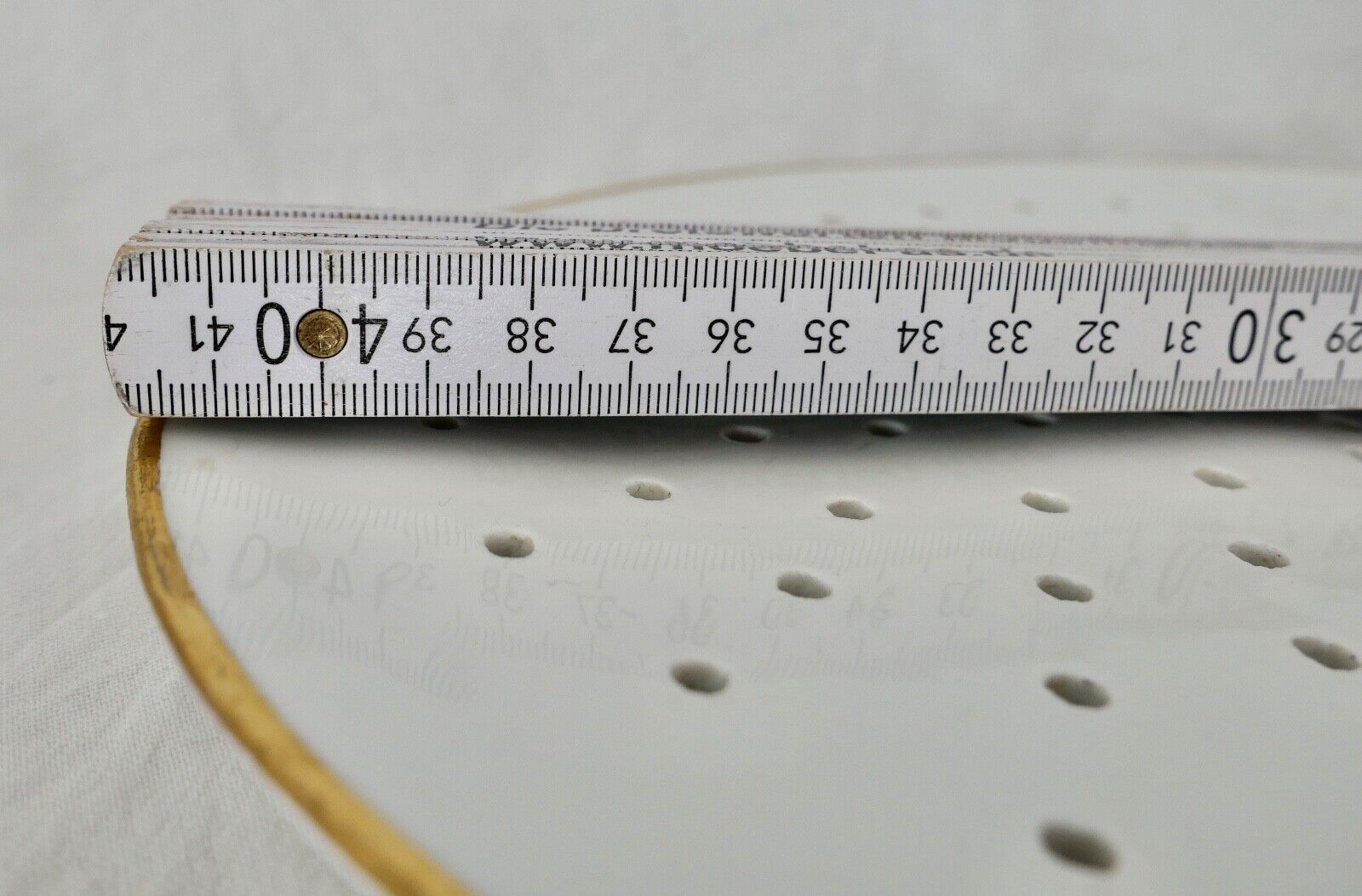 Seltene Meissen Loch Platte Tablett Weiß mit Goldrand 42x27 cm Knaufzeit 1. Wahl - Antikhandel-Stuttgart