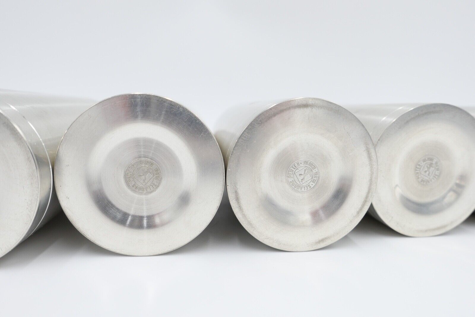 NEUwertig 6 Stück Royal SELANGOR PEWTER Zinn Tinn Becher Palmen Meer - Antikhandel-Stuttgart