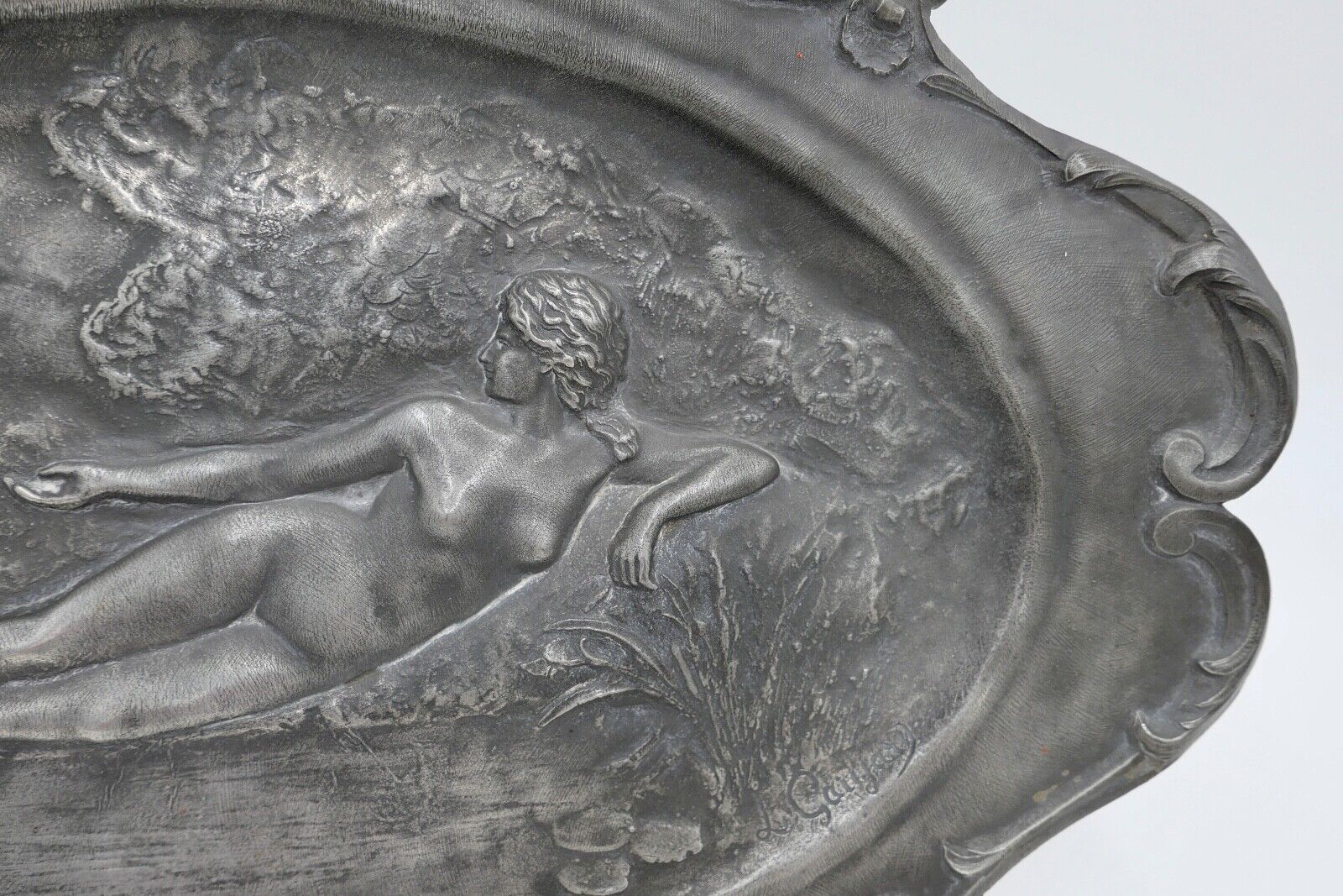 Zinn Wandteller Wandplatte Frankreich sign. Frauen AKT Etain Garanti ART NOUVEAU - Antikhandel-Stuttgart