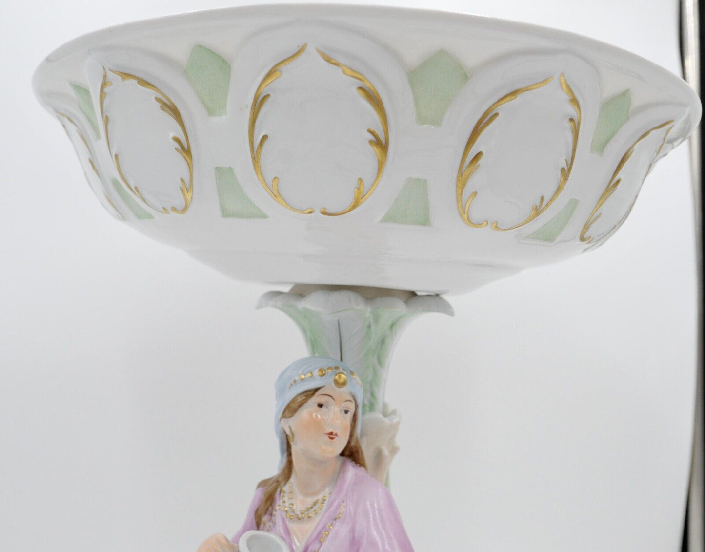 PMP Plaue Schierholz " Tafelaufsatz Obstschale " Wasserträgerin 45cm J. Freitag - Antikhandel-Stuttgart