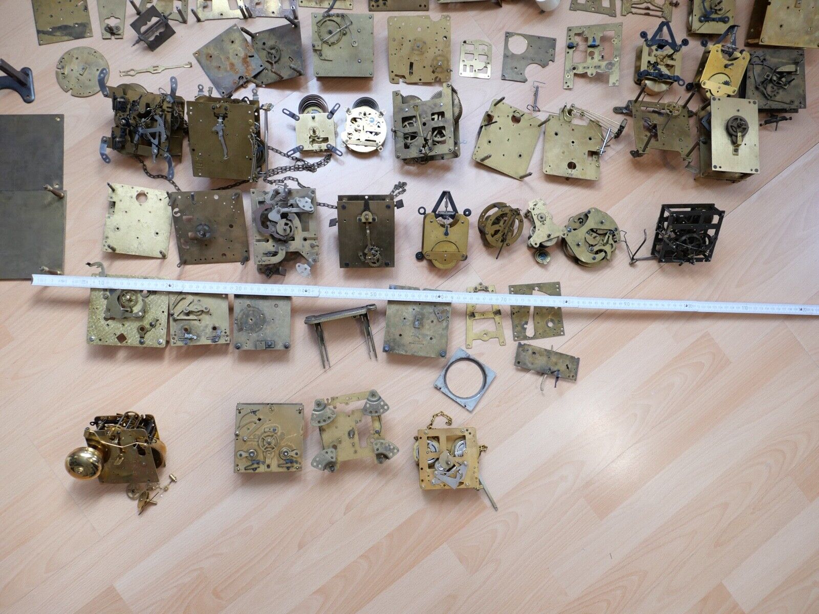 KOVOLUT Posten Ersatzteile Uhrwerke JUNGHANS LFS CW Standuhren Schilduhr Glocke - Antikhandel-Stuttgart