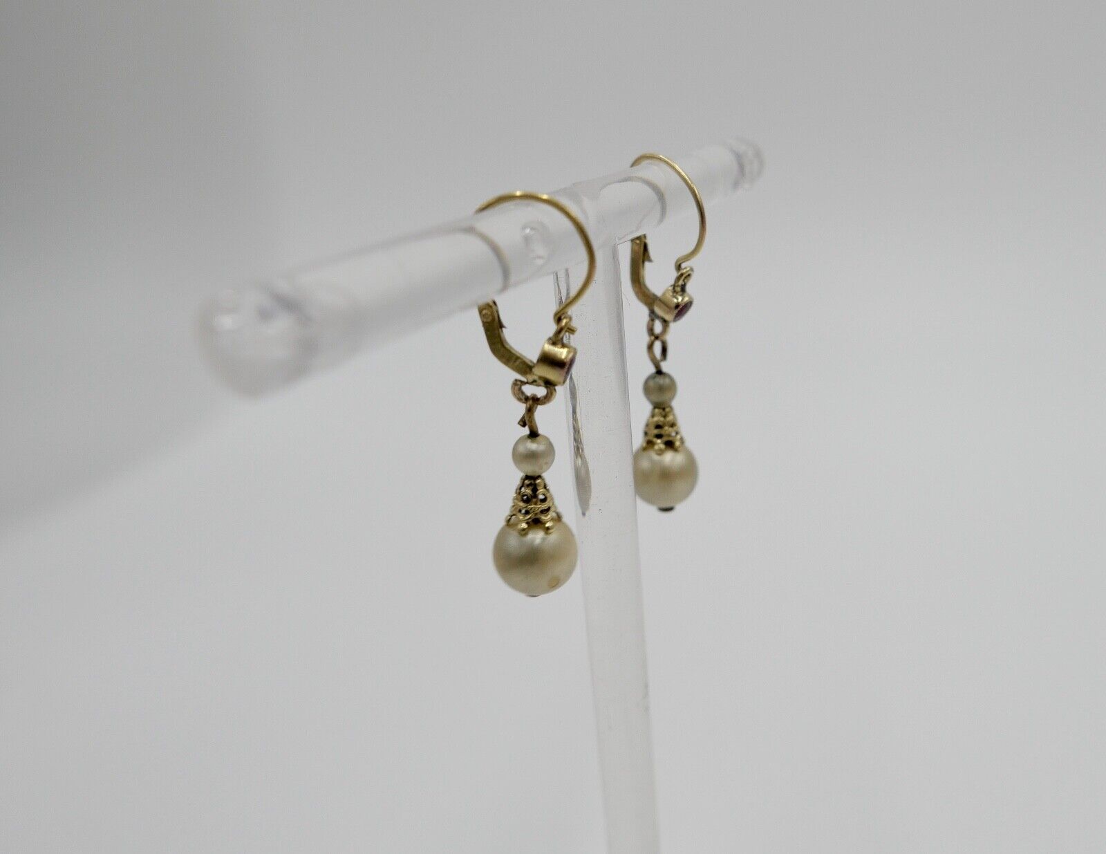 50er Jahre Ohrringe Ohrhänger mit Perlen & Glasstein GOLD 333 / 8K Perle Ø 6,3mm - Antikhandel-Stuttgart