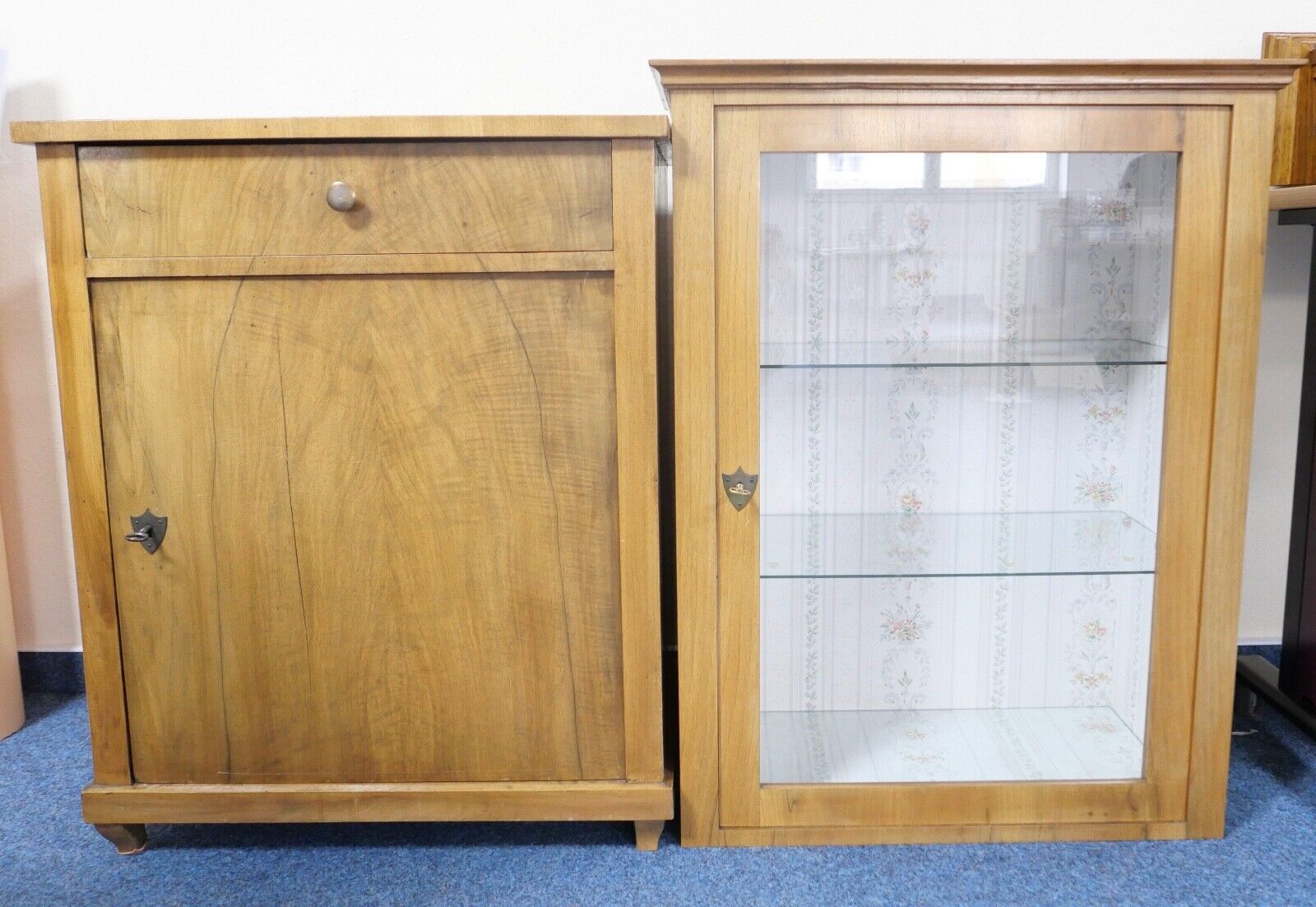 Biedermeier um 1840 Aufsatzvitrine Glasvitrine 2 Tlg. Eiche Nussbaum 169x66x42cm - Antikhandel-Stuttgart