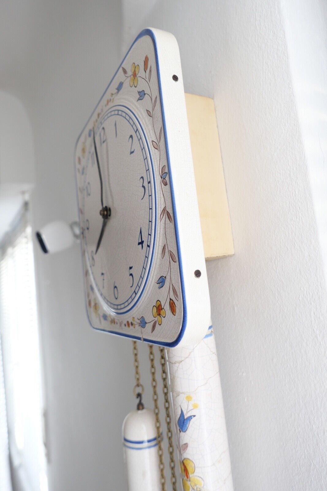 50er Porzellan Wanduhr 94/24 475 Gewichte Blumendekor Pendeluhr Junghans W 248 - Antikhandel-Stuttgart