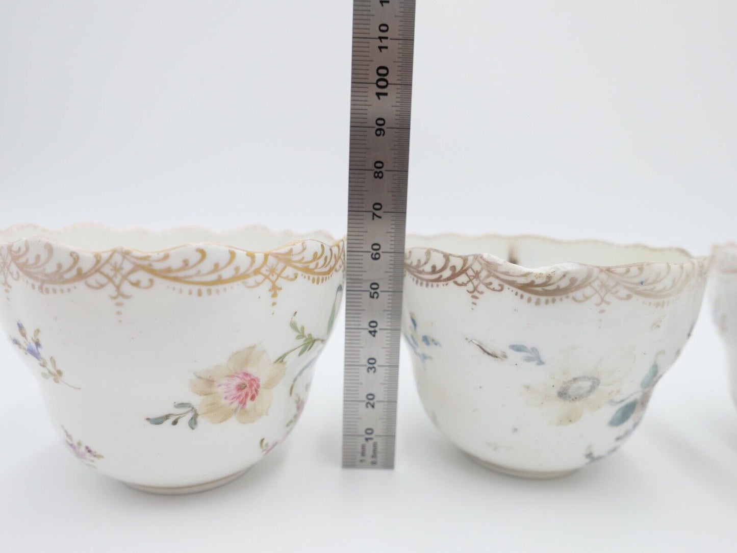 Meissen 3 Teetassen Knaufzeit 1860 1900 Barock Blumen Bukett Muster - Antikhandel-Stuttgart