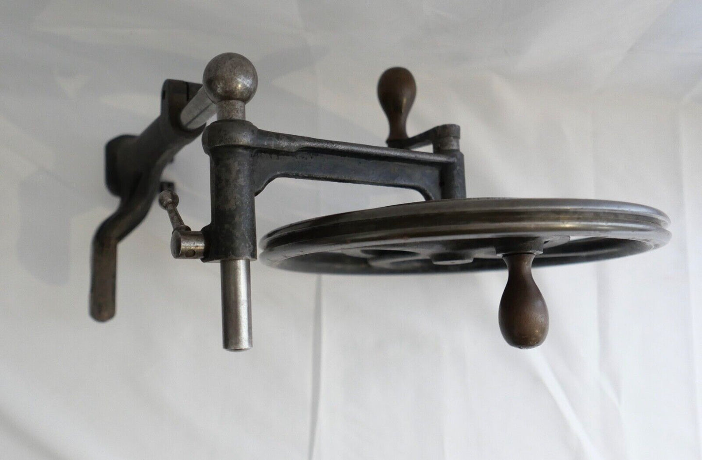 Altes Handrad für Uhrmacherdrehbank Schwungrad Drehstuhl Ø 21 cm - Antikhandel-Stuttgart