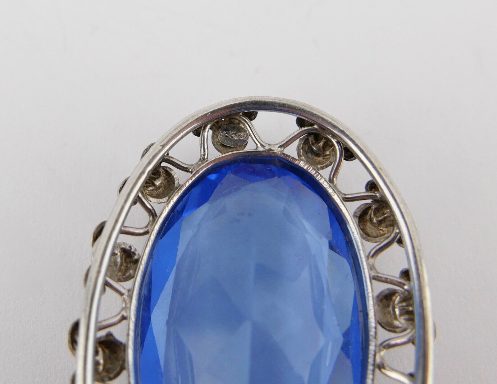 Großer Art Deco 835 Silber Anhänger mit 4,1 Ct blauem Glas Ø 6,3 cm um 1930 - Antikhandel-Stuttgart