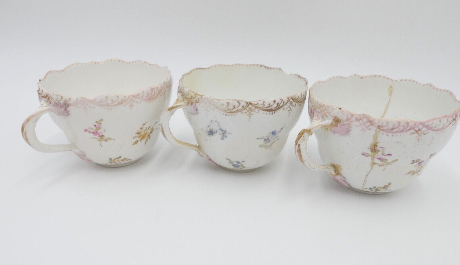 Meissen 3 Teetassen Knaufzeit 1860 1900 Barock Blumen Bukett Muster - Antikhandel-Stuttgart