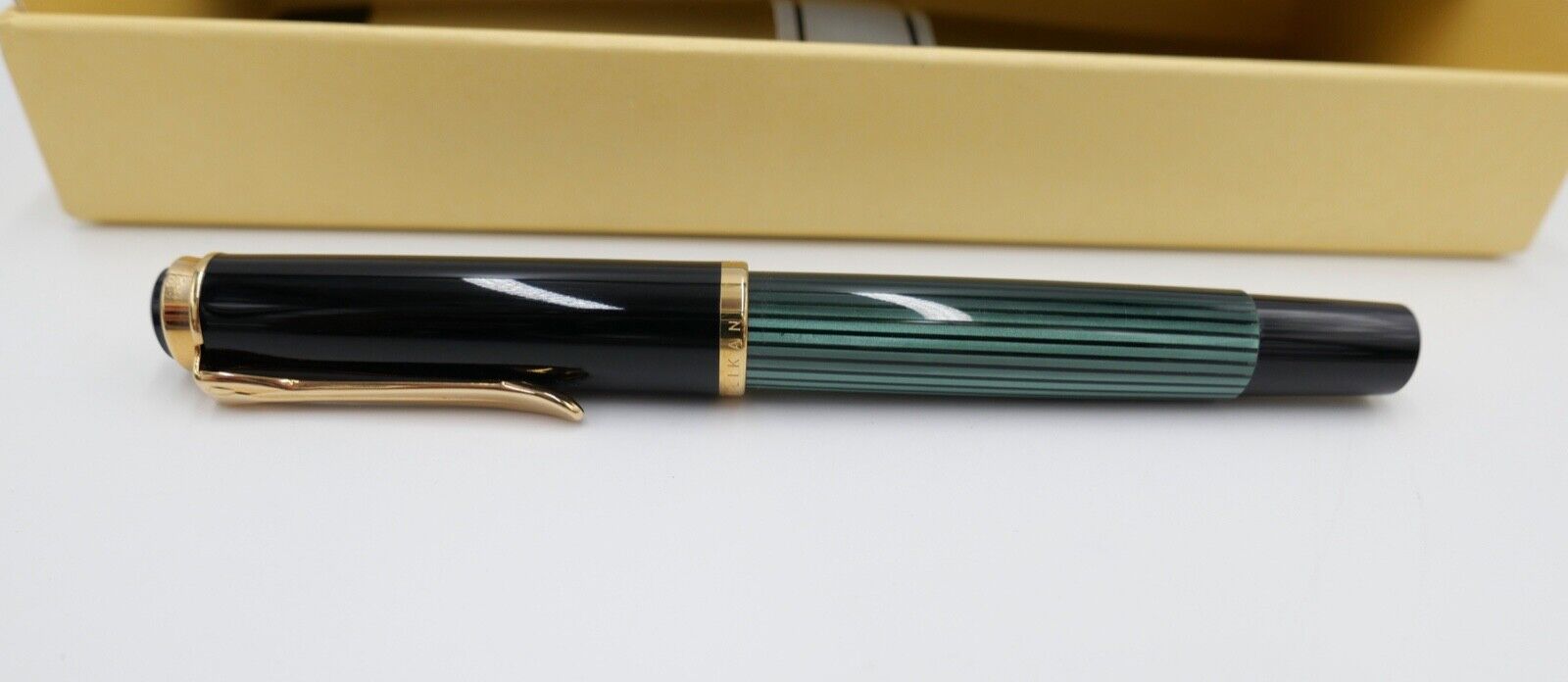 NEU PELIKAN R400 Souverän Kugelschreiber Rollerball grün Gold W. Germany - Antikhandel-Stuttgart