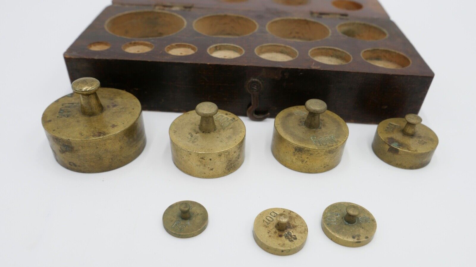 alt alter Messing Gewichtssatz Holzkasten Apothekergewichte Eichstempel 5-200 g - Antikhandel-Stuttgart
