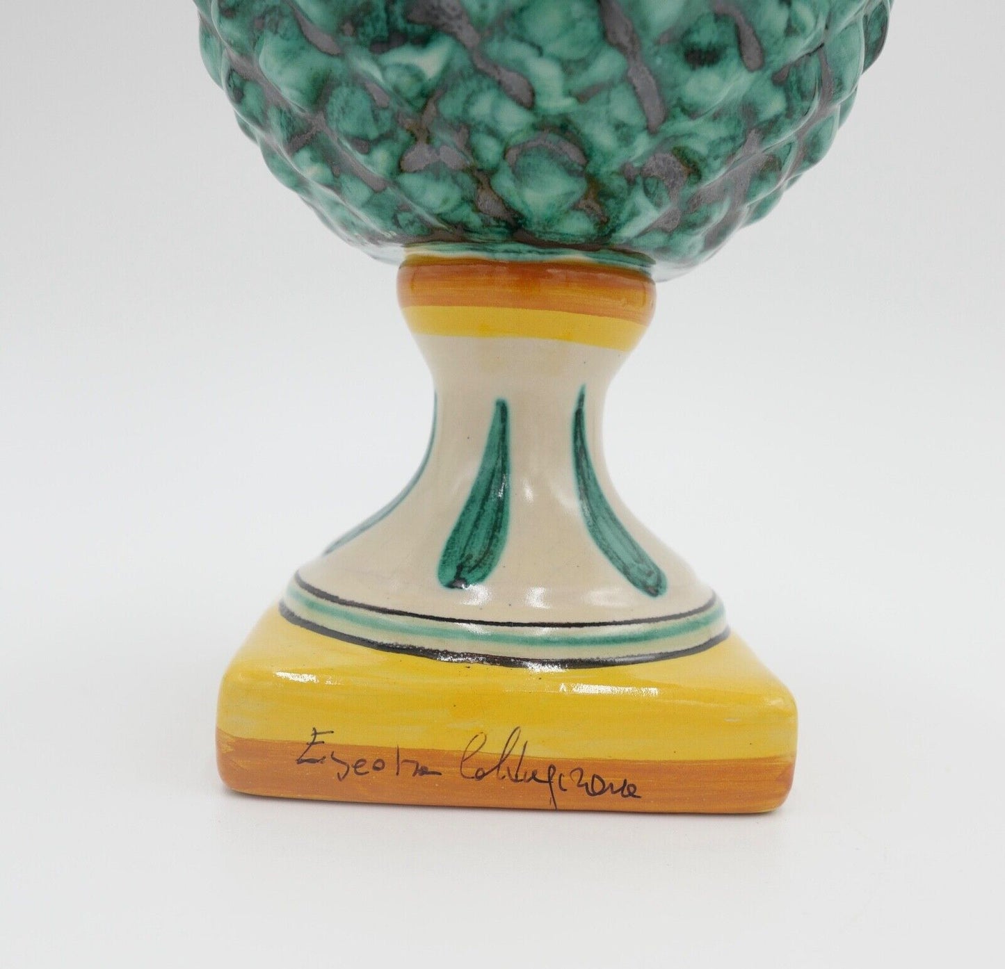 Keramik handbemalt 21 cm Pinienzapfen aus Sizilien / Syrakus 2003 signiert - Antikhandel-Stuttgart