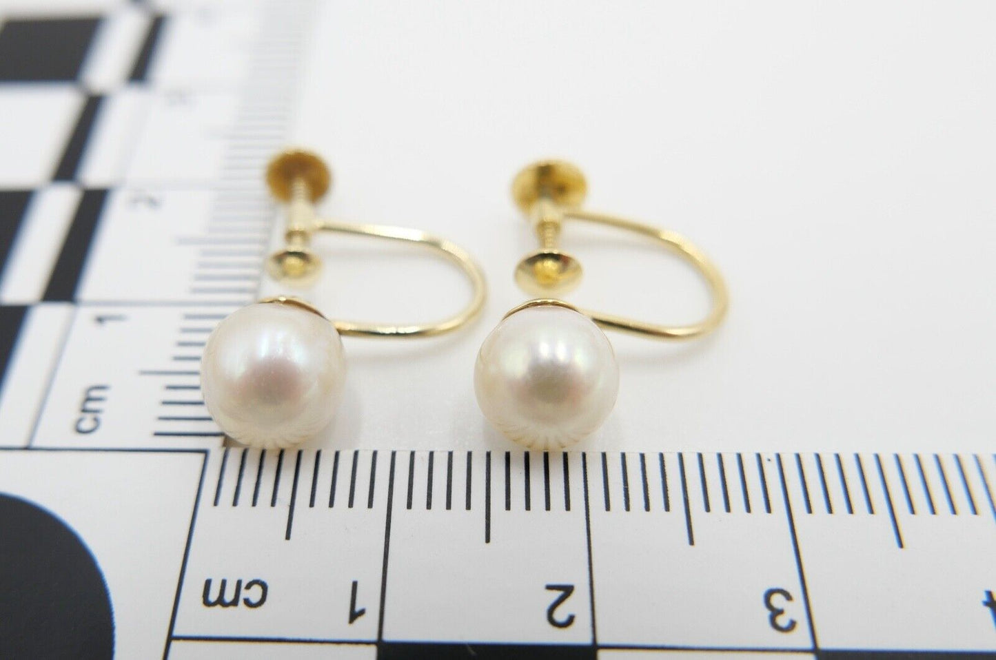1980er Gelbgold Perlen Ohrringe Ohrstecker 750 585 Schraubverschluss Ø 7,5 mm - Antikhandel-Stuttgart