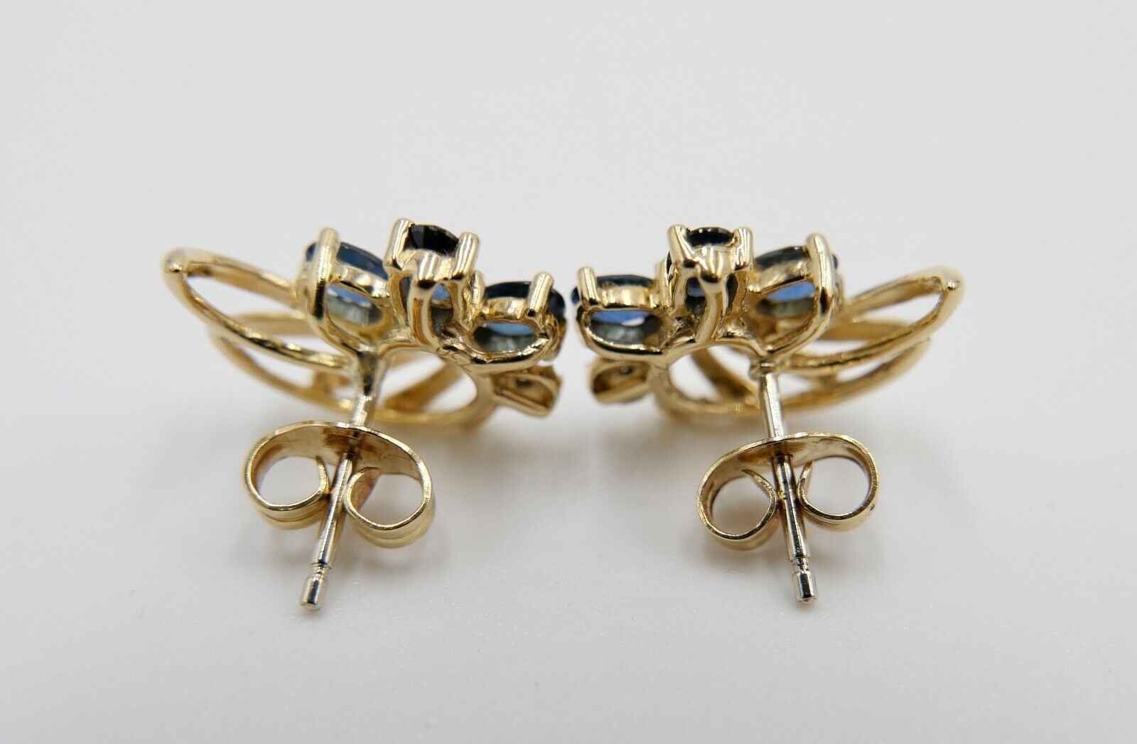 1970er Gelbgold 750 18K Brillant & Saphir 0,44 Ctw Ohrringe Ohrstecker Ø 15mm - Antikhandel-Stuttgart