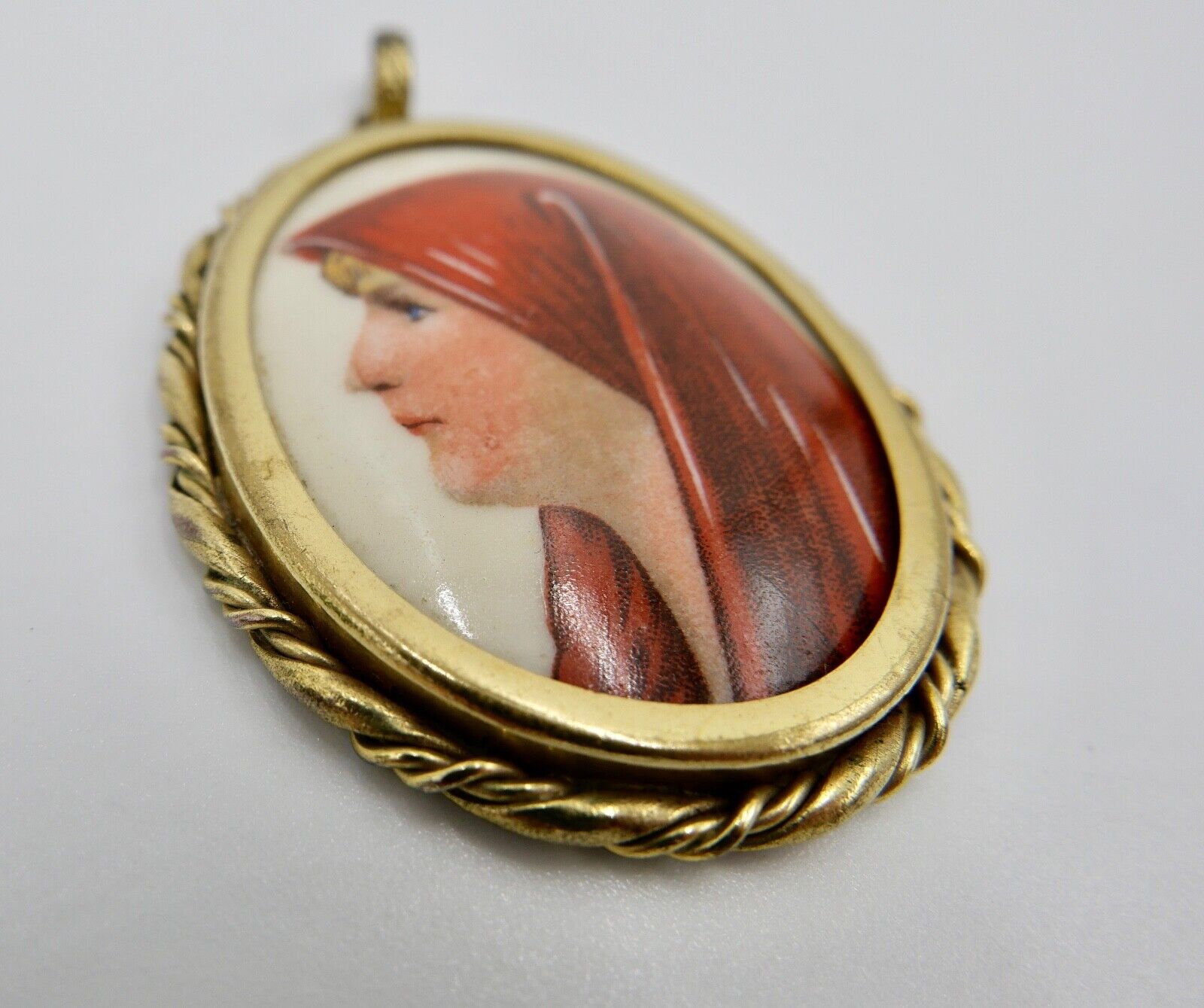 Altes Porzellan Amulett Anhänger Limoges Frankreich Junge Damen 55x43 vergoldet - Antikhandel-Stuttgart