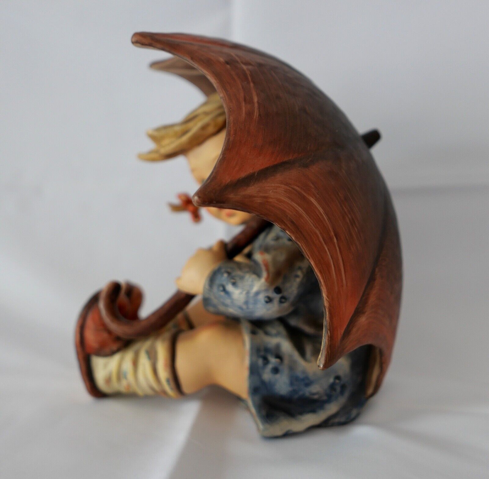 Große Hummel Goebel Figur 20cm 152/IIB Mädchen Regenschirm Umbrella girl Geborge - Antikhandel-Stuttgart