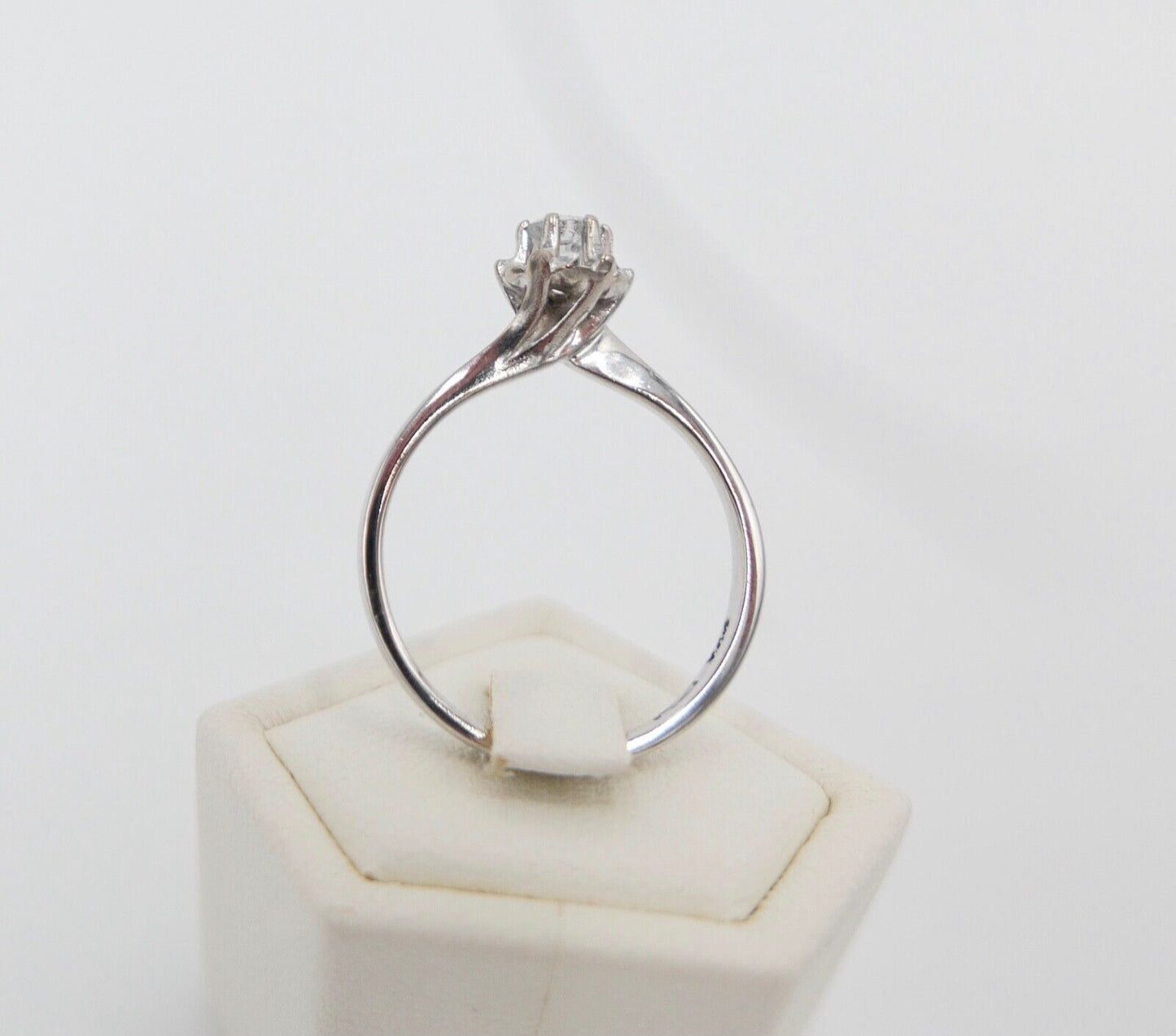 Solitär Weißgold Ring 585 14K mit 1 Brillant 0,24 Ct Gr.56-57 TW - Antikhandel-Stuttgart