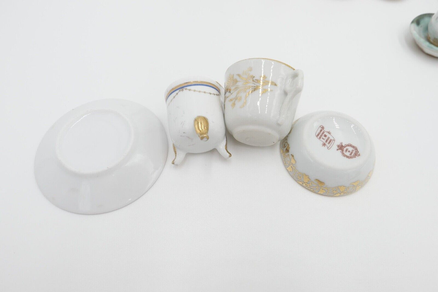 Vintage Porzellan Miniatur Puppenmöbel Puppenhaus Geschirr Tassen Teller - Antikhandel-Stuttgart