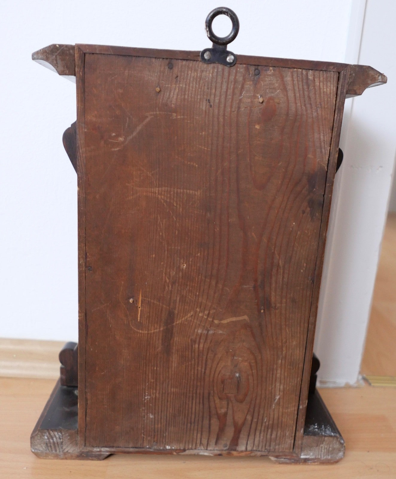 Kleine antike Wanduhr mit Spielwerk für Lochblech Platten um 1900