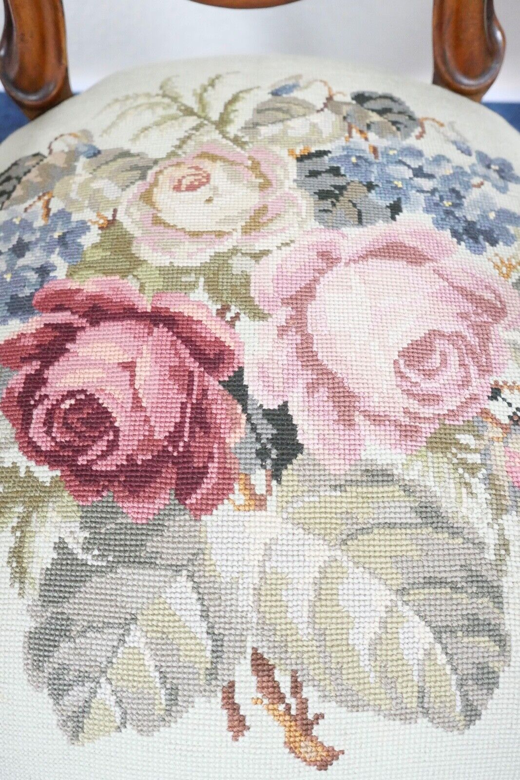 antik massiver Biedermeier Gobelin um 1850 Stuhl Sessel Kissen Blumenbukett - Antikhandel-Stuttgart
