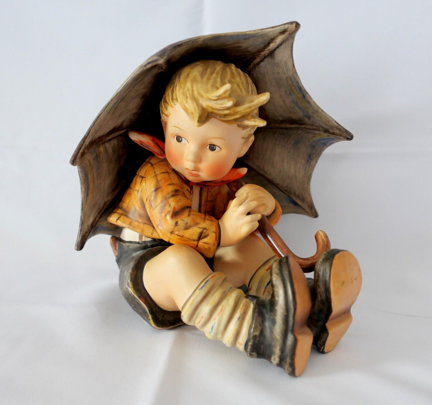 Große Hummel Goebel Figur 20 cm 152/IIA Junge Regenschirm Umbrella Boy Geborgen - Antikhandel-Stuttgart