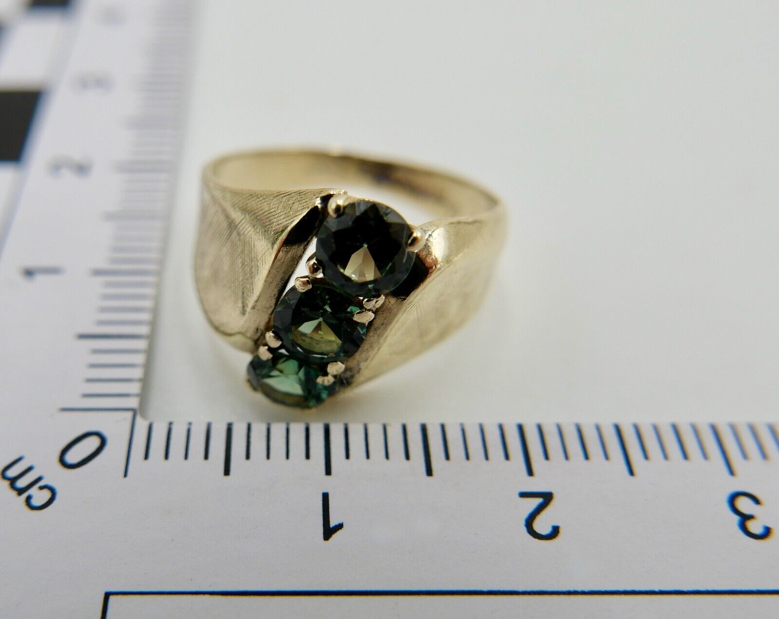 Eleganter Gold Ring 333 / 8K Turmalin Grün 1,05 Ct Rund Gr. 51 - Antikhandel-Stuttgart