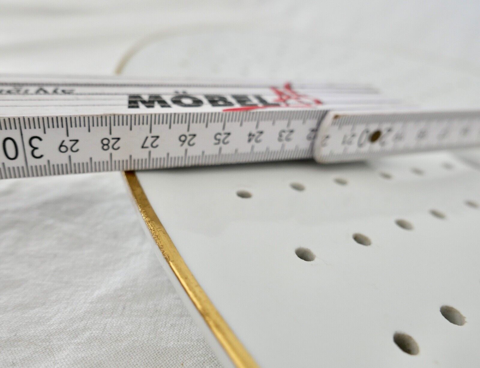 Seltene Meissen Loch Platte Tablett Weiß mit Goldrand 42x27 cm Knaufzeit 1. Wahl - Antikhandel-Stuttgart