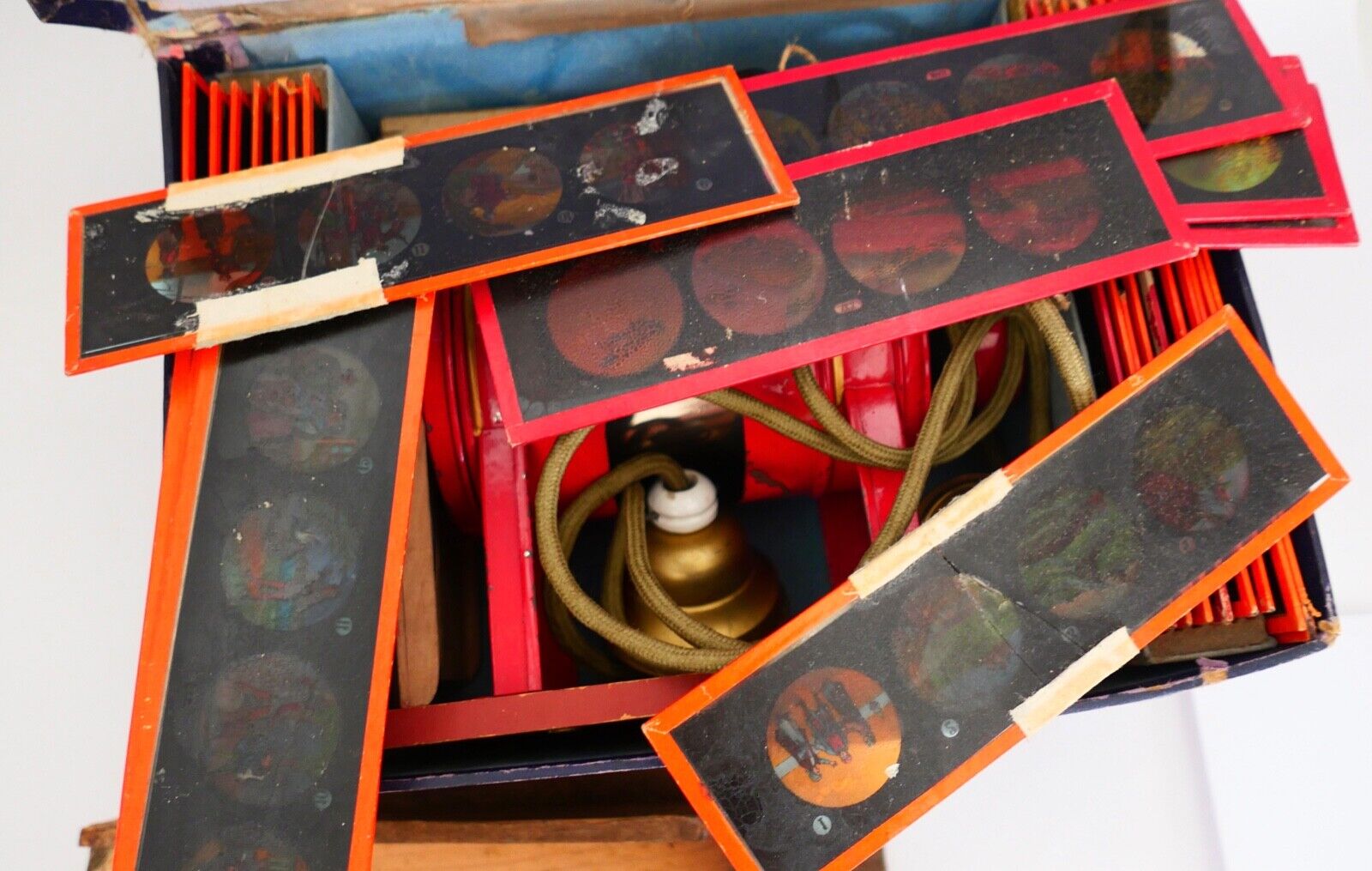 Laterna Magica GBN Gebrüder BING Nürnberg Karton 37 Glasbilder OVP 1910 Zubehör - Antikhandel-Stuttgart