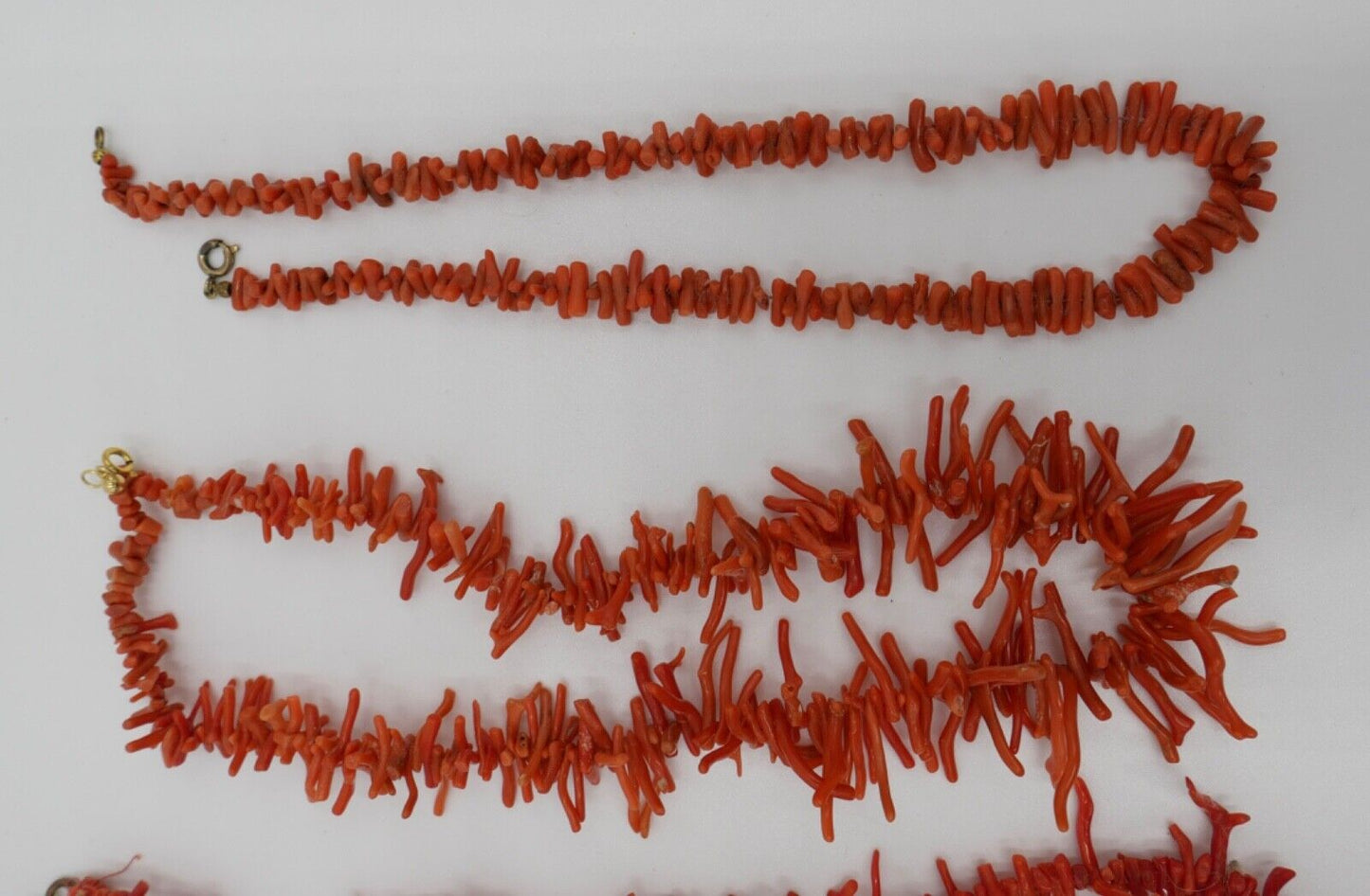 Posten / Konvolut alter Korallen Schmuck Kette Ohrringe Brosche teilweise NEU - Antikhandel-Stuttgart