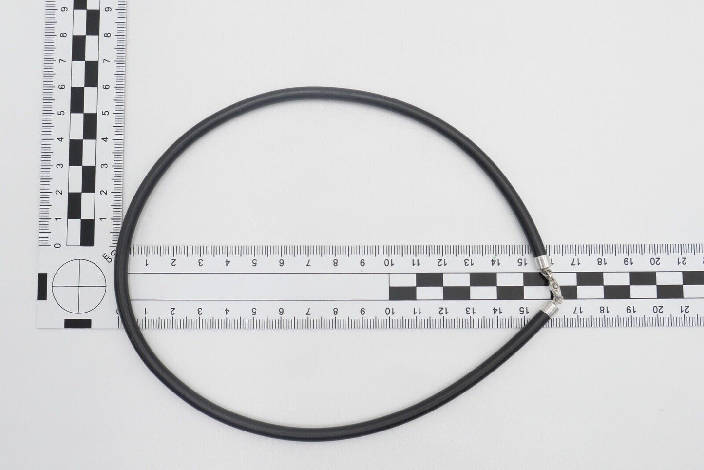 80er Jahre Kautschuk Kette mit Silberverschluss NEU aus Juwelierauflösung - Antikhandel-Stuttgart