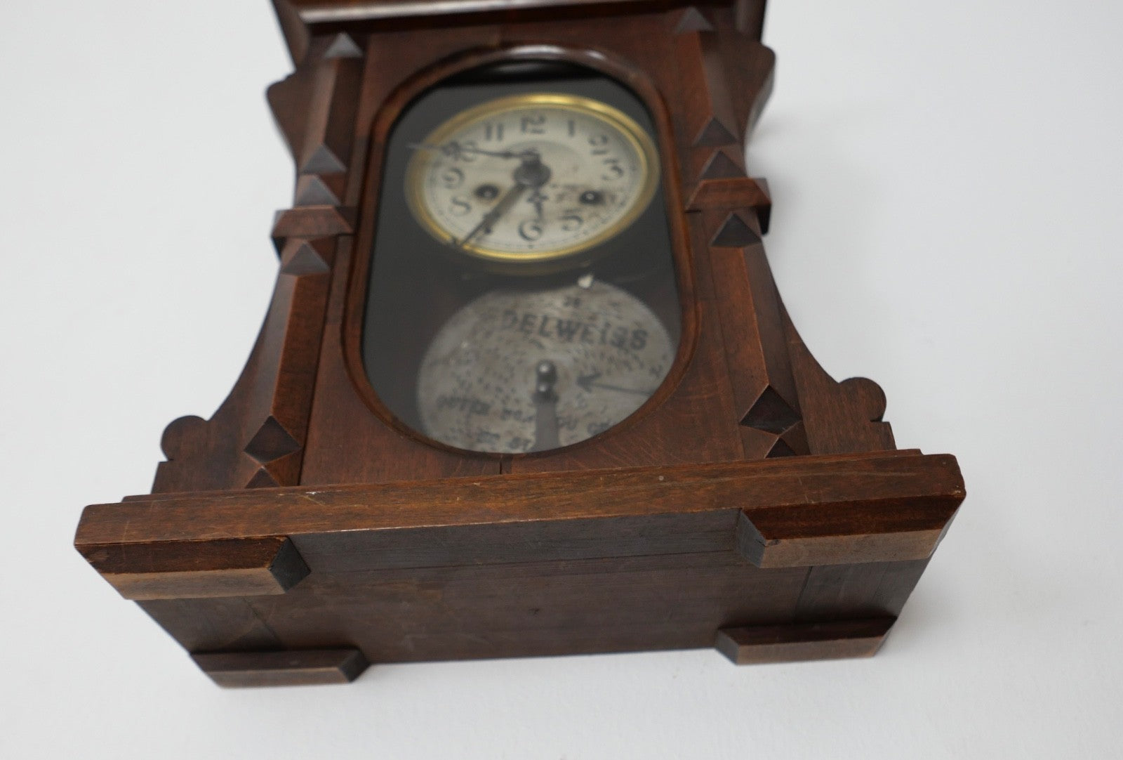 Kleine antike Wanduhr mit Spielwerk für Lochblech Platten um 1900