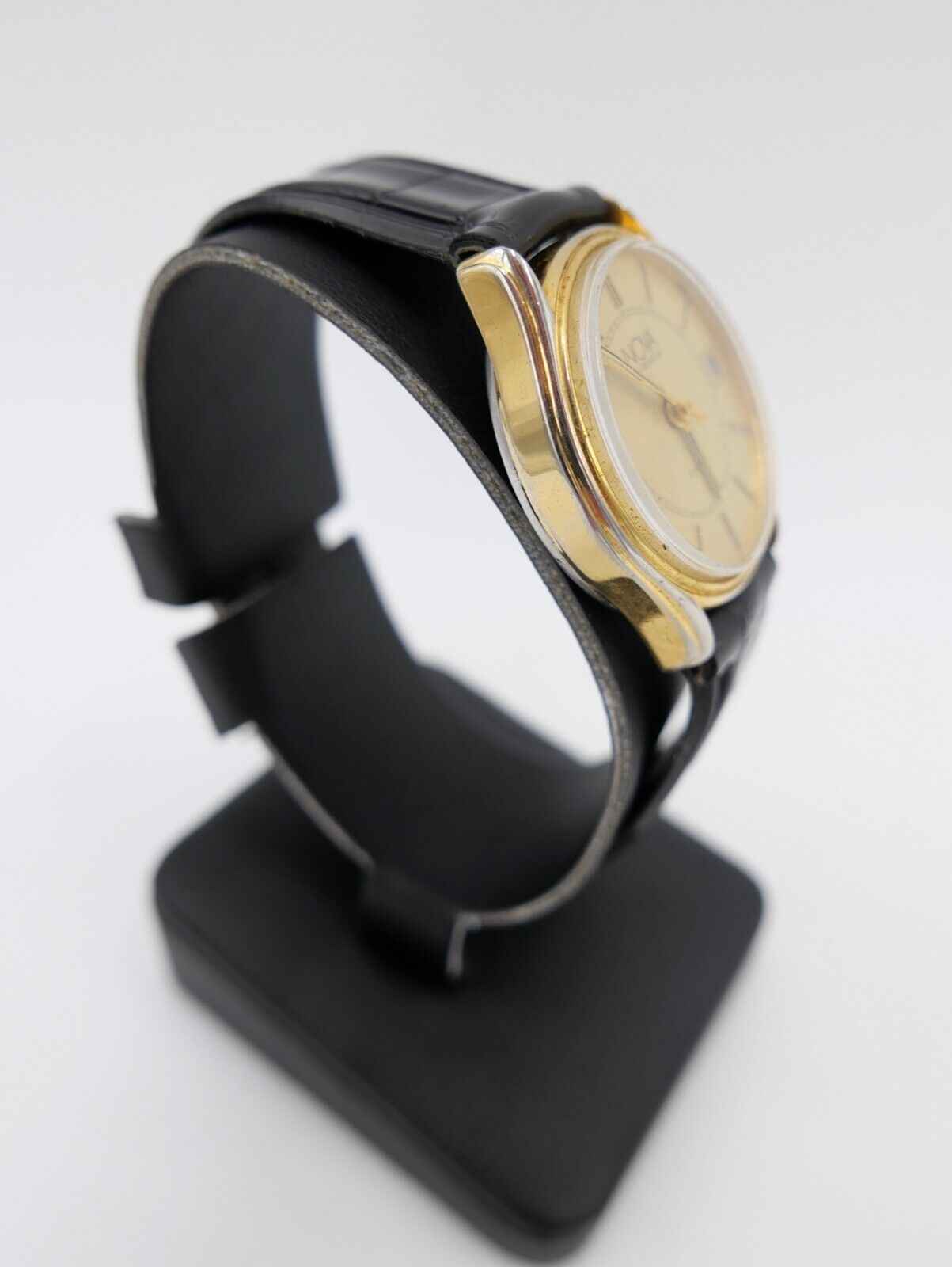 NOVA 1970er Jahre Herrenuhr Handaufzug Cal. EB 8501-76 mit Datum - Antikhandel-Stuttgart