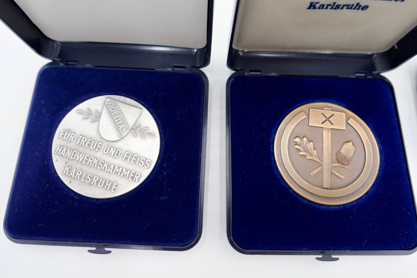 3x KARLSRUHE Handwerkskammer Medaille FÜR TREUE - FLEISS - BETRIEBSTREUE im Etui - Antikhandel-Stuttgart