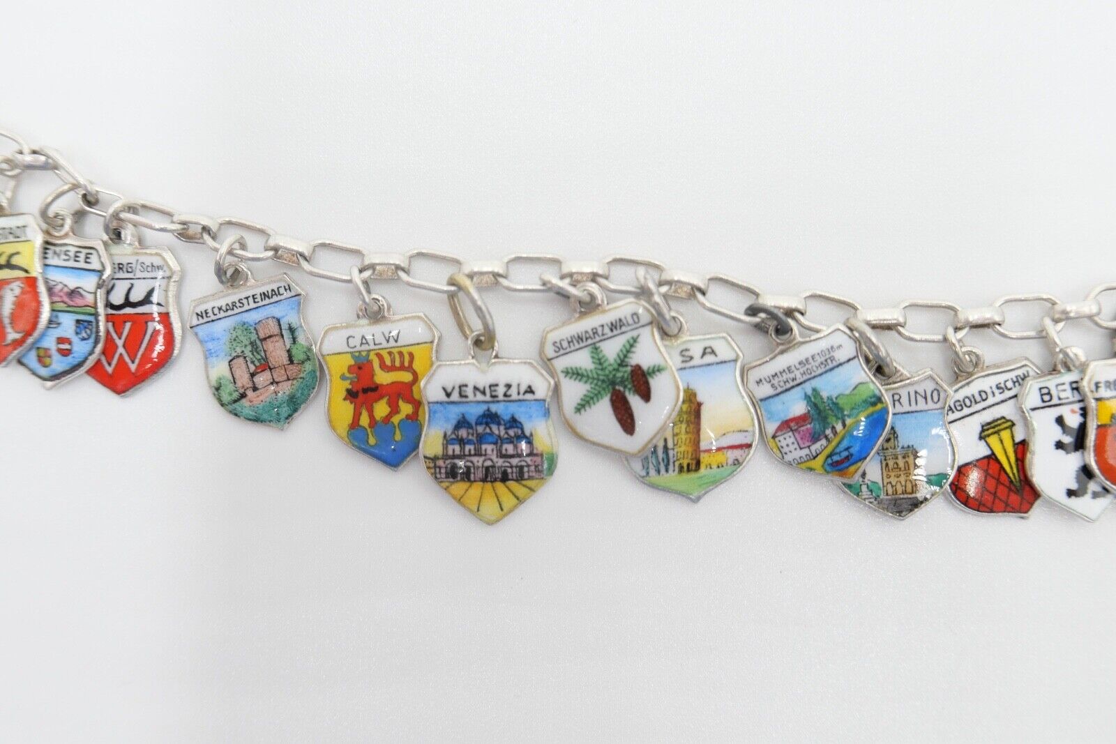 Bettelarmband mit Städte Wappen aus Emaille 800 Silber REU ANTIKO EHJ - Antikhandel-Stuttgart