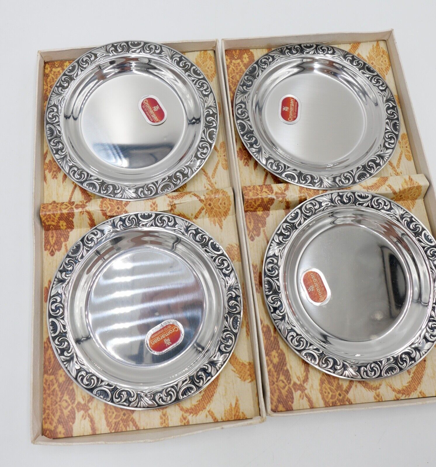 - NEU - OVP - 4 Stück - WMF BAROQUE - Cromargan Gläserteller Edelstahl - Antikhandel-Stuttgart