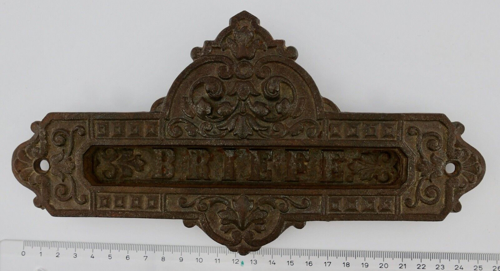 Antikes Barock Gusseisen Briefschlitz Briefklappe floral " Briefe " 24,5 cm - Antikhandel-Stuttgart